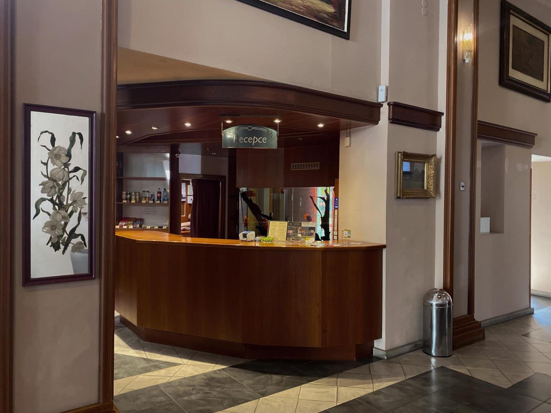 Hotel Zlata Stika Pardubice Exterior photo